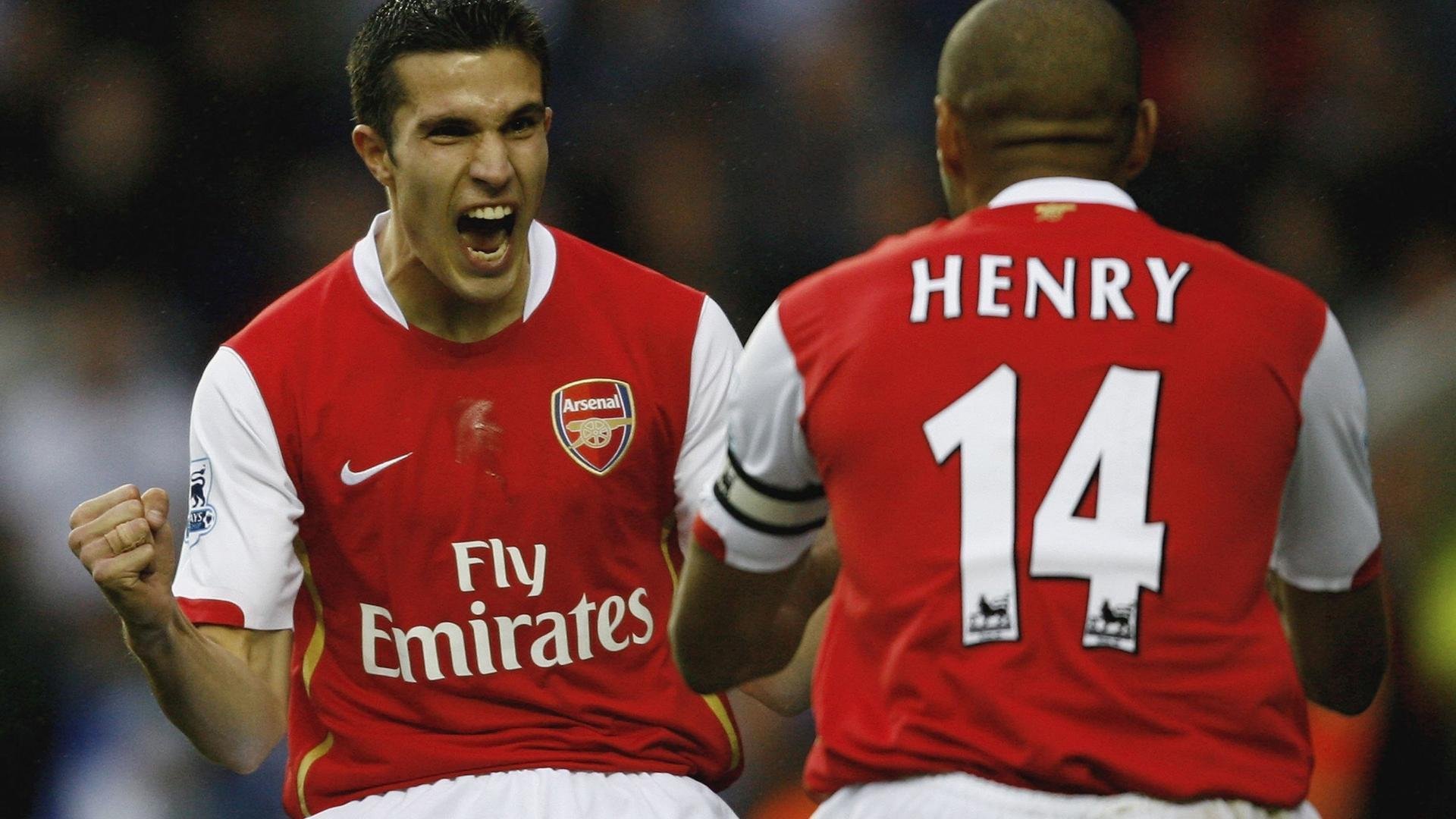红魔狂飙!五连胜气贯长虹笑傲英超,大黄蜂挣扎,多特主帅深陷下课泥潭,红魔五连胜笑傲英超,大黄蜂挣扎多特主帅陷下课危机
